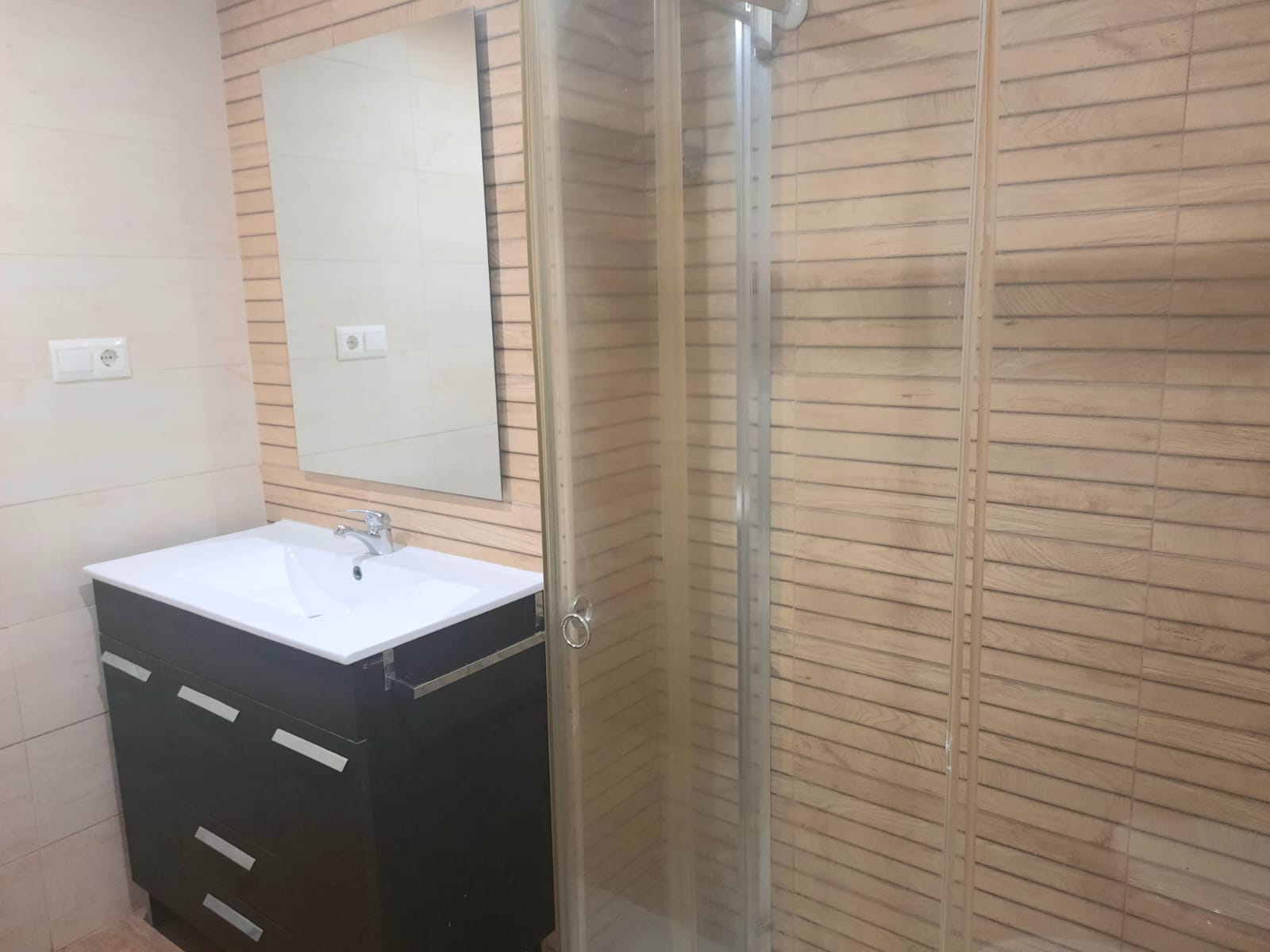 d6cd8b72-6955-46a9-a84c-f0591fd52260