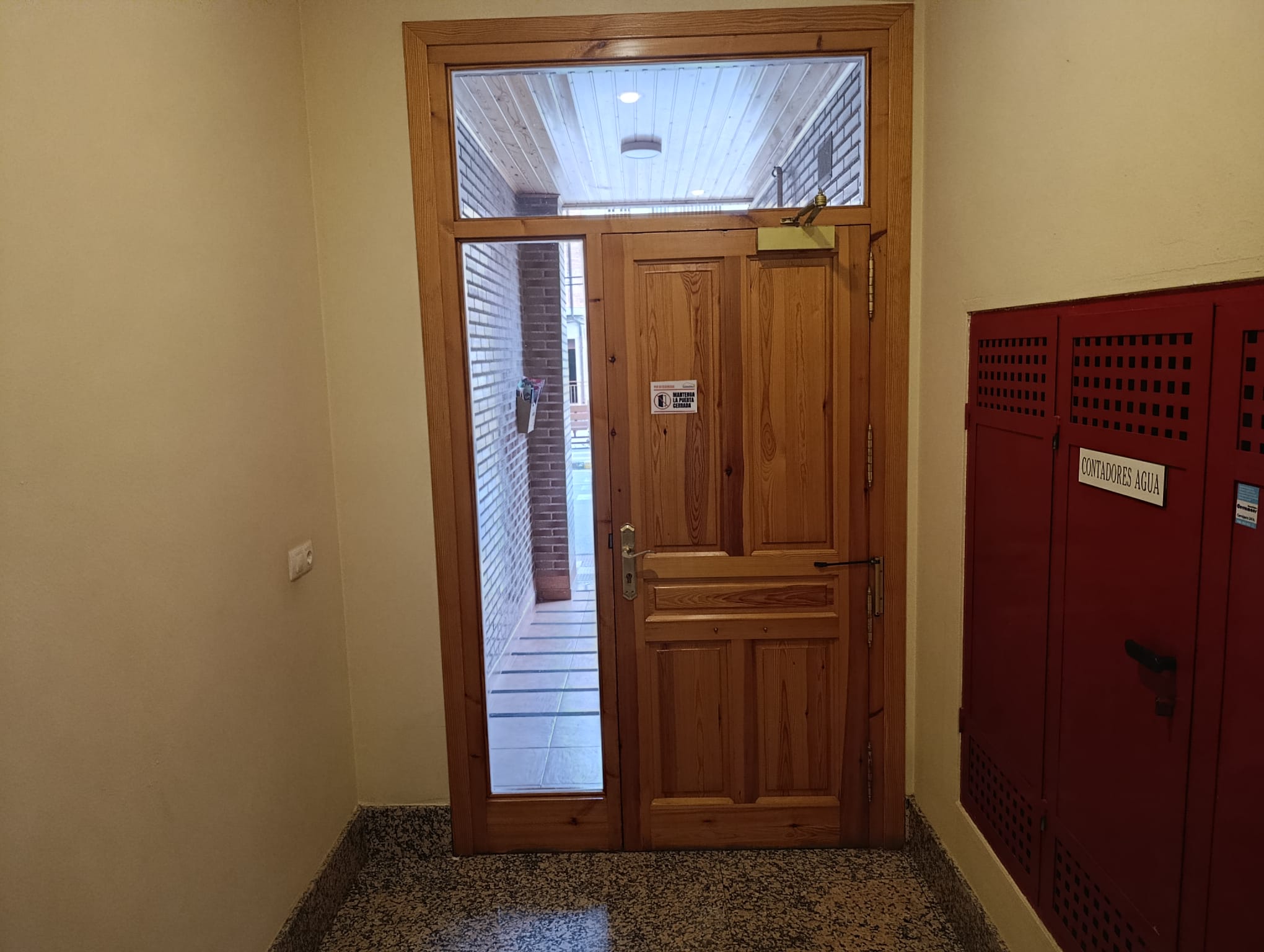 2ea351fb-6704-4a6a-bc74-8c508424a43d